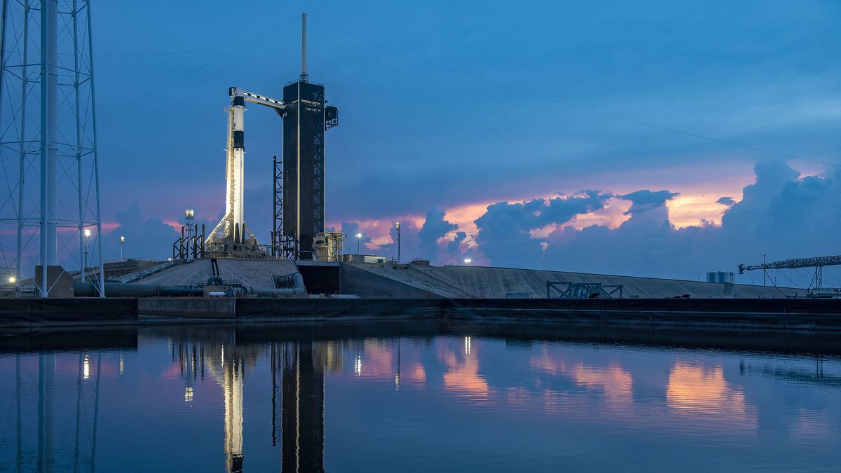 Spacex S Historic Demo 2 Astronaut Launch Photos Videos And Awesome Tweets Space