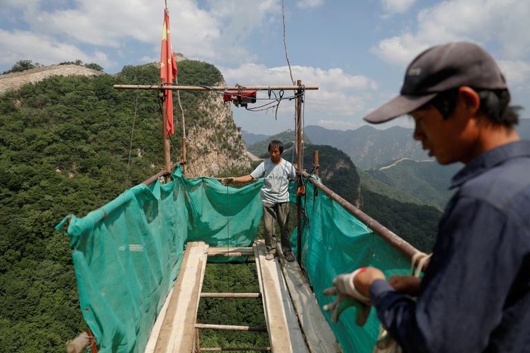 rebuilding the great wall of china built