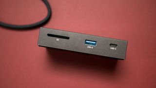 Dockcase Smart USB-C Hub 7-in-1 hub with M.2 SSD slot