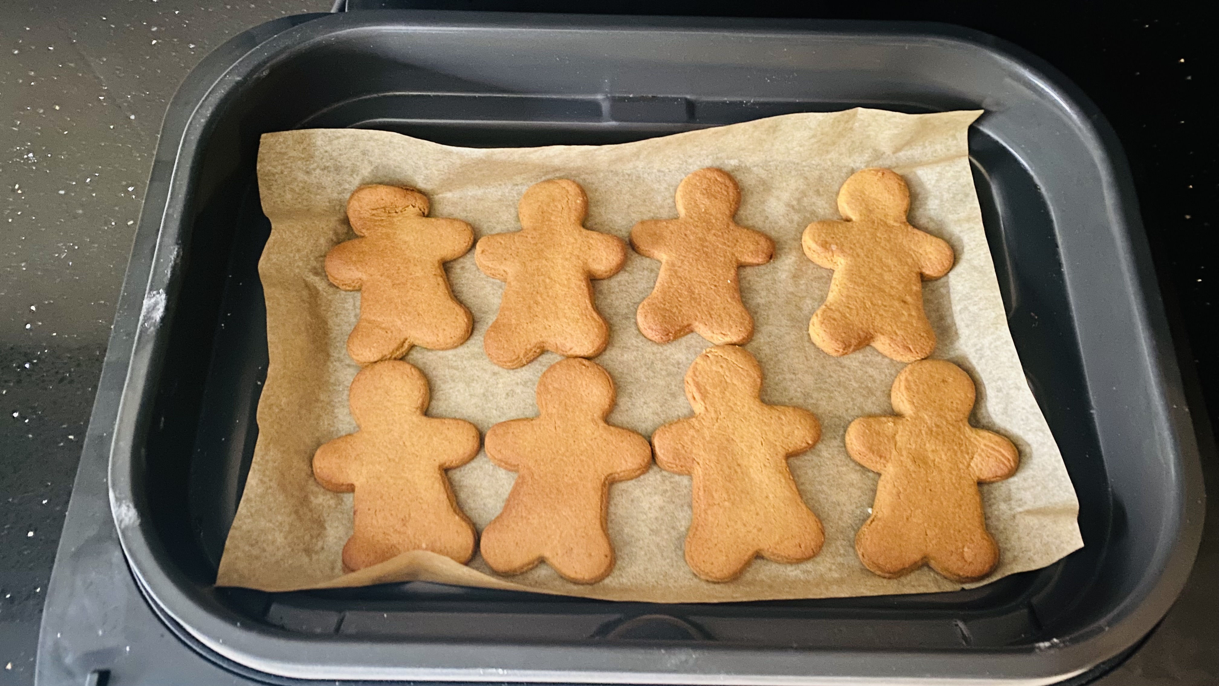 We found this air fryer gingerbread cookies recipe on Instagram - it ...