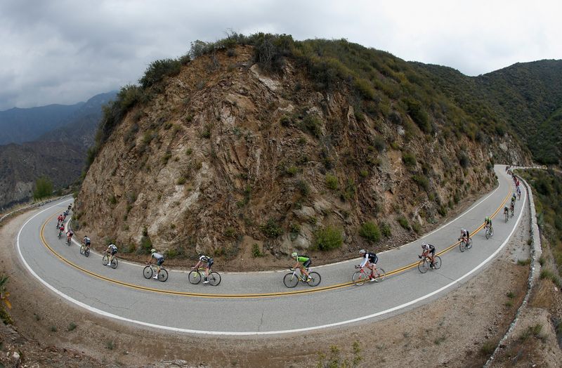 A long sweeping corner for the peloton