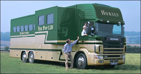 xmaskettererlorry.jpg