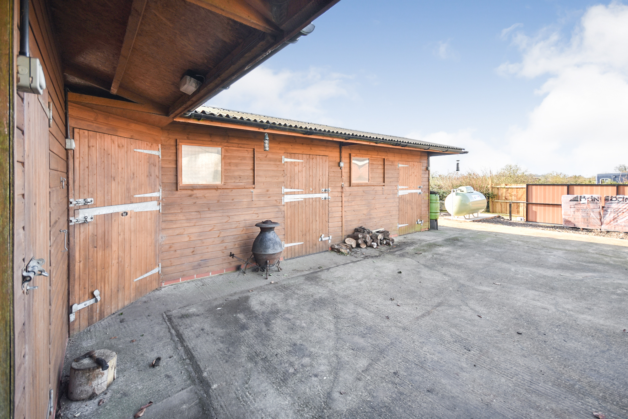 Corner-Farm-stables.jpg
