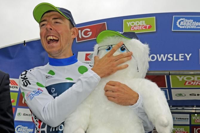 Angel Madroza Ruiz (Movistar) gives his KOM yet a makeover