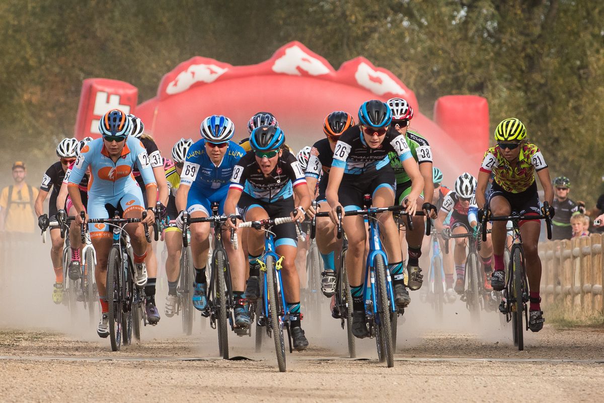 The womens field charging down the stretch to the hole shot.