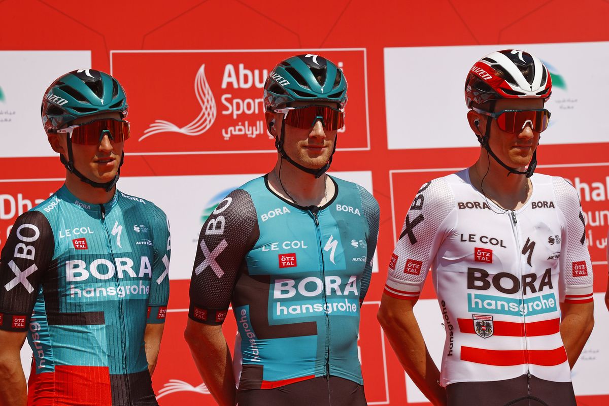 UAE Tour 2022 4th Edition 1st stage Madinat Zayed Madinat Zayed 185 km 20022022 Jai Hindley AUS Bora Hansgrohe Sam Bennett IRL Bora Hansgrohe Patrik Konrad AUT Bora Hansgrohephoto Luca BettiniSprintCyclingAgency2022