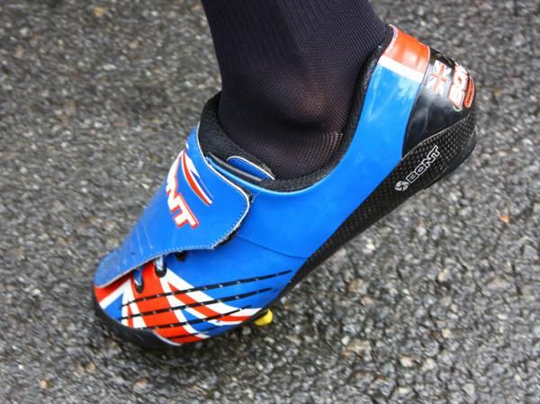 Hidden beneath the smooth cover of Bradley Wiggins' (Team Sky) custom Bonts is a traditional lace system.