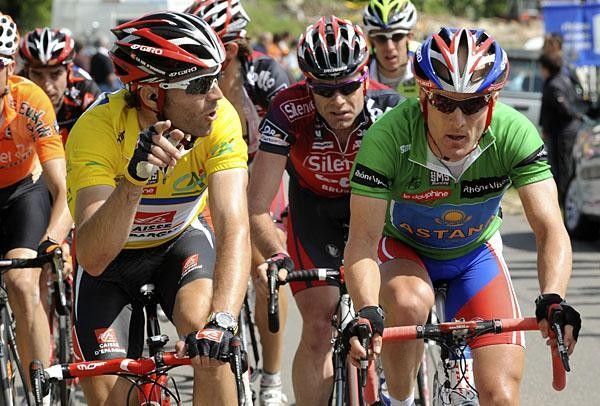 Valverde seems to be telling Leipheimer