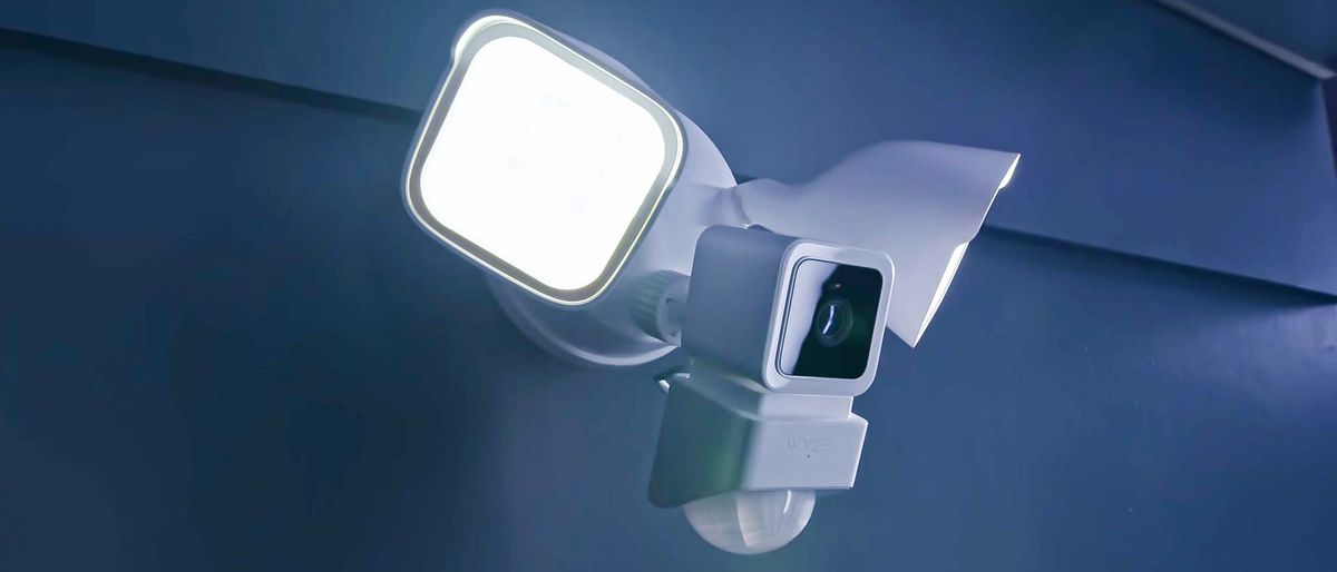 Wyze Cam Floodlight mounted