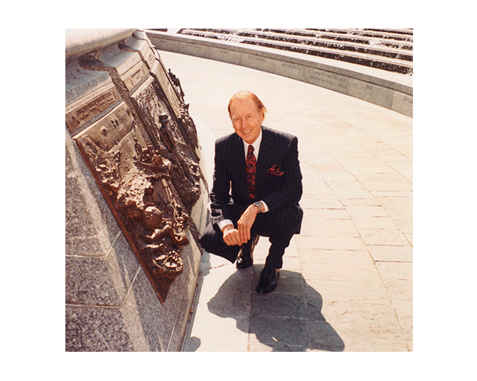 Glenn_Jones-US-Navy-Memorial.gif