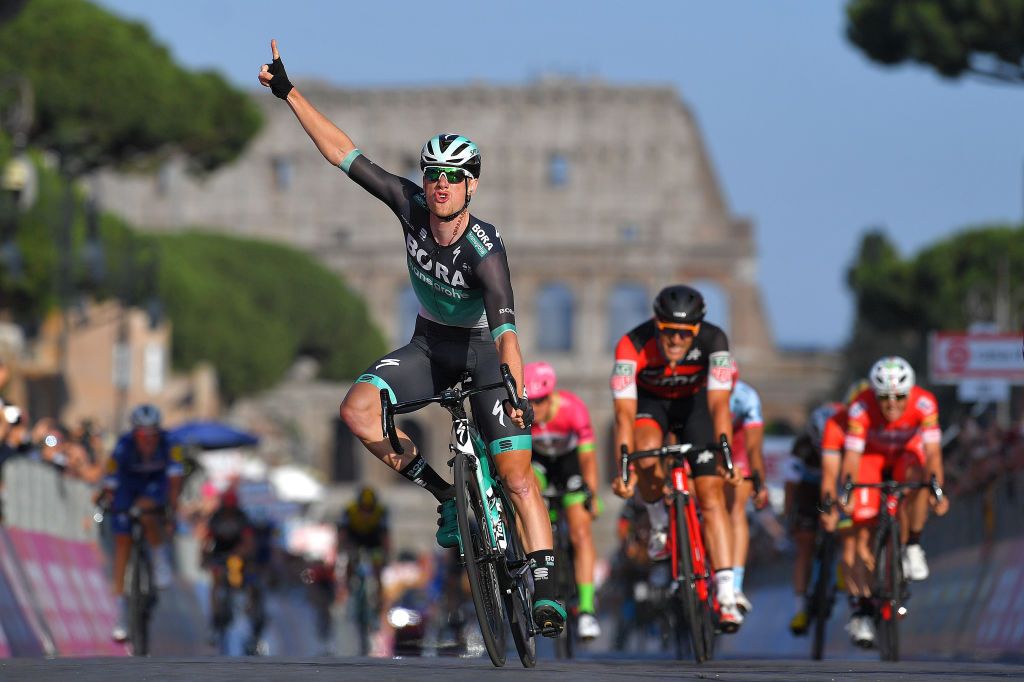 Sam Bennett (Bora-Hansgrohe) wins the final stage