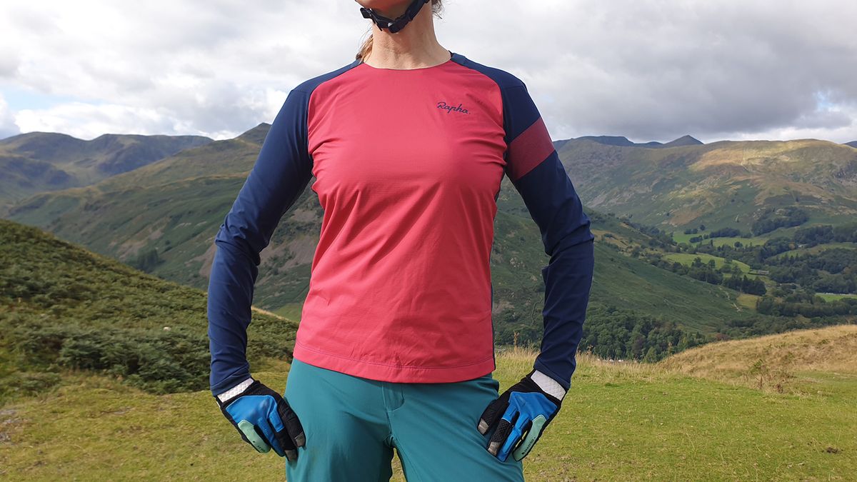 Rapha Women s Trail Windblock Jersey review Bike Perfect