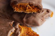 Homemade crunchie bars