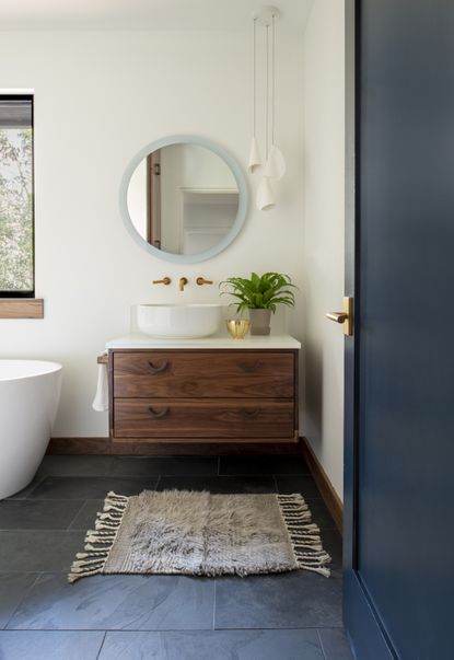 5 of the Best Sherwin Williams Paint Colors for a Bathroom | Livingetc