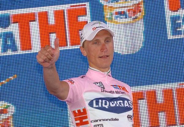 Gasparotto gives the the thumbs up after a successful sprint that gave him enough to take the overall lead.