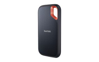 SanDisk 500GB Extreme Portable SSD på en hvid baggrund.