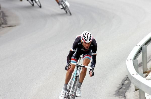 Fr&auml;nk Schleck (Lepard Trek) tries to limit his losses