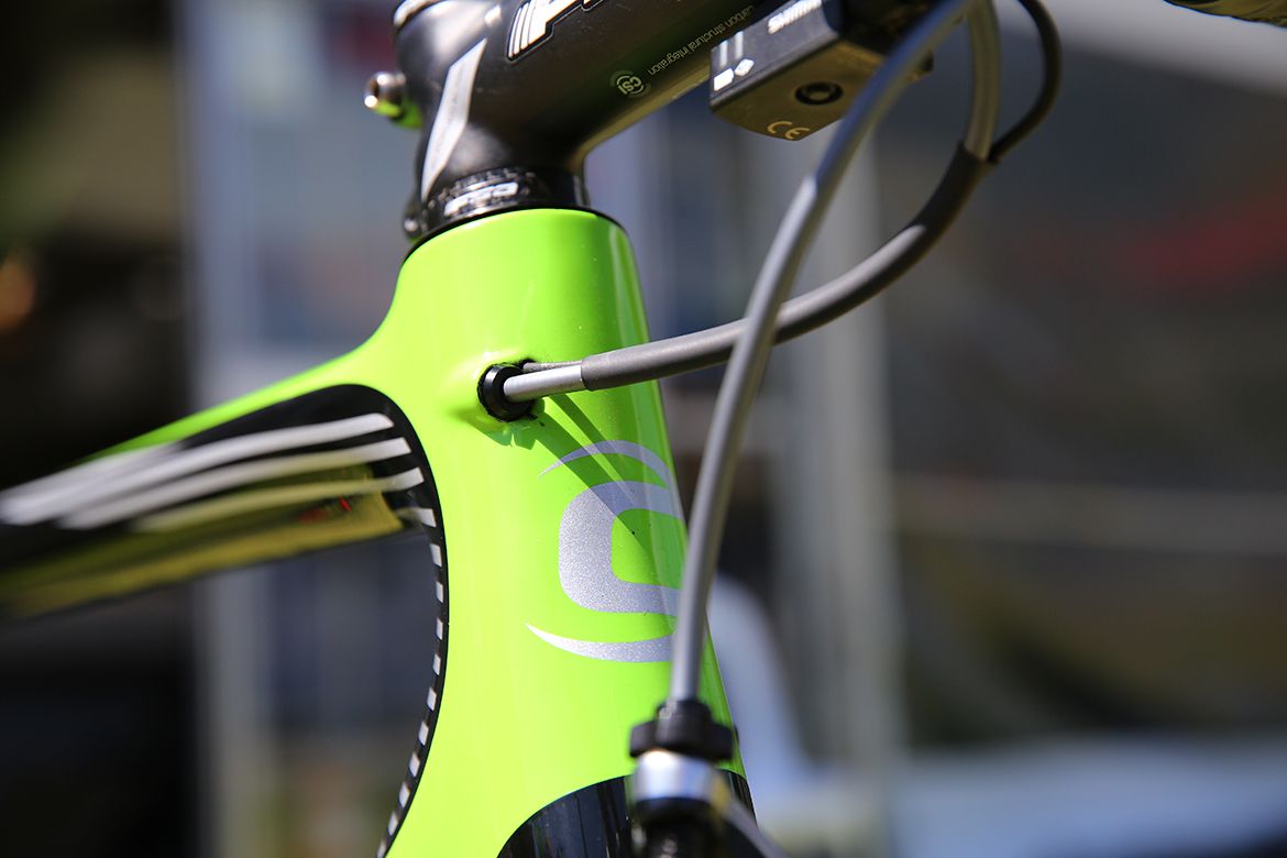 Internal routing for Cannondale-Drapac's cables