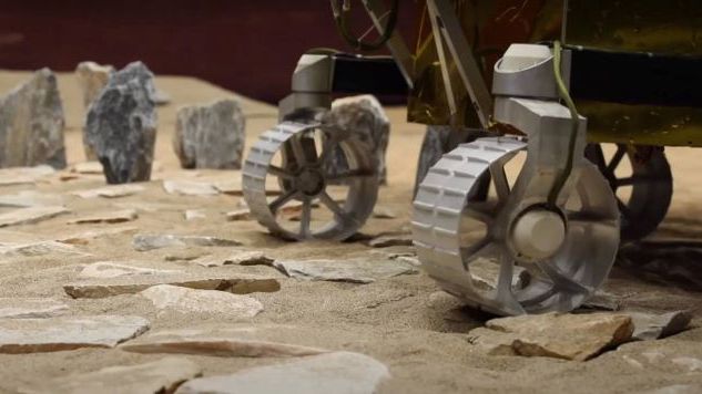 A closeup view of the Tianwen-1 rover's wheels.