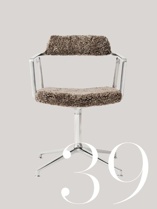 Vipp452 Swivel Chair in Curly Sheepskin