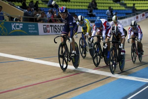 Clara Sanchez (France) strikes gold in the keirin.
