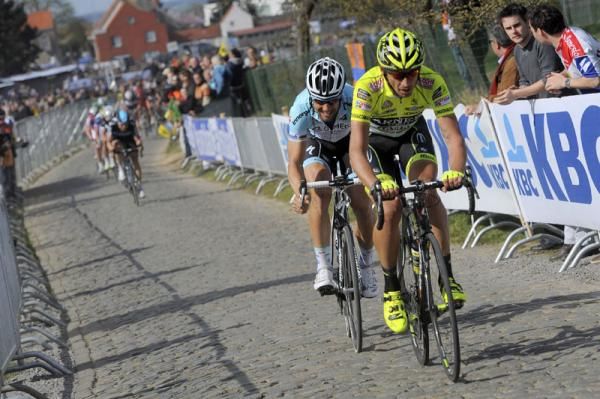 Pozzato attacks at the Tour of Flanders but Boonen shadows him