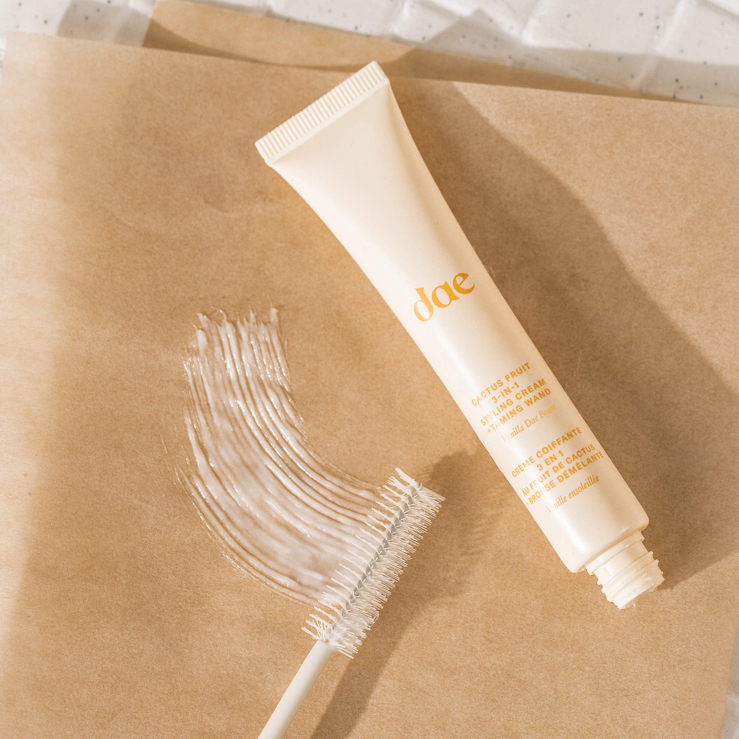 Cactus Fruit 3-In-1 Styling Cream With Taming Wand - Vanilla Dae Beam - Notes of Creamy Vanilla, Praline, and Candied Lemon