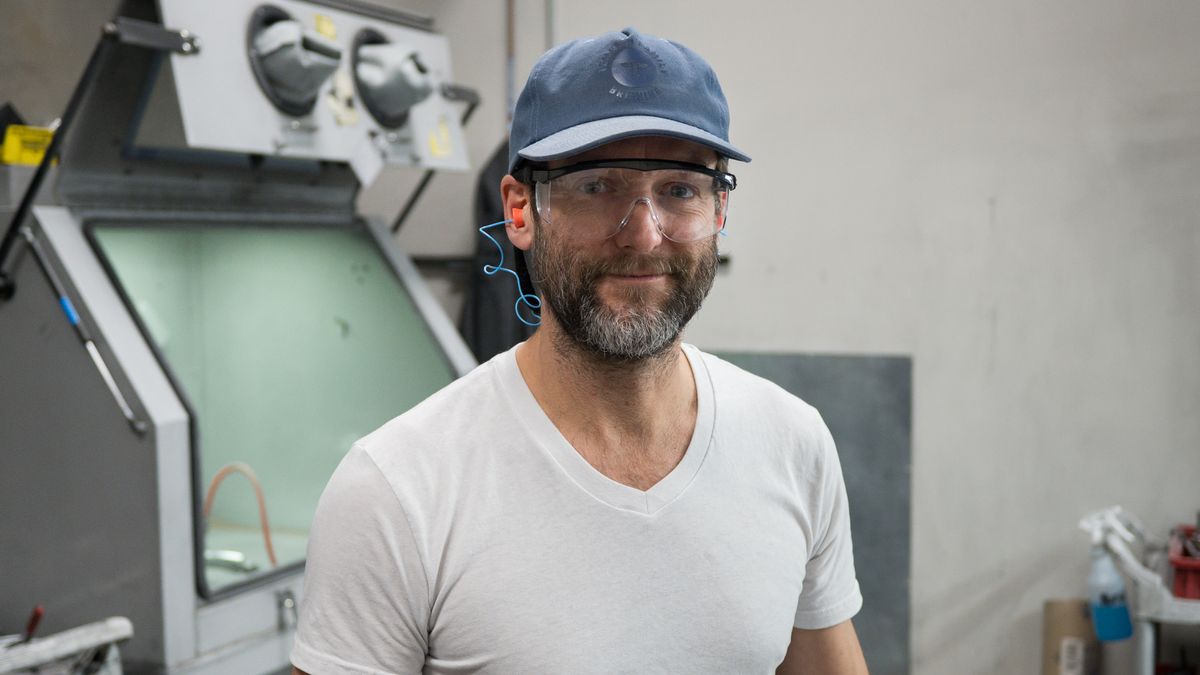 Enve composites assembler
