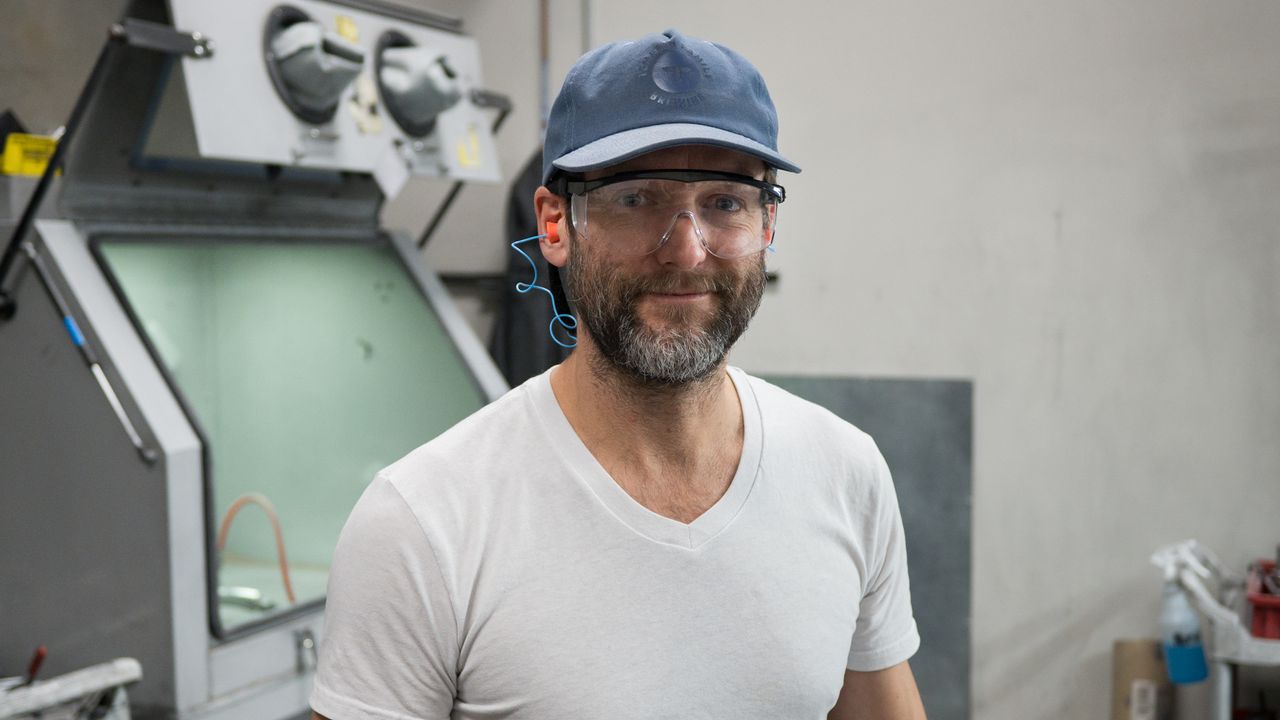 Enve composites assembler