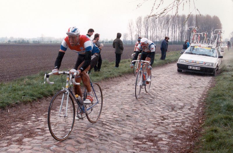 Frans Massen rides over the Wallers Haveluy sector