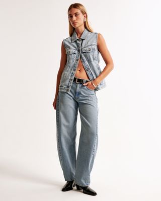 Barrel-Jeans mit mittlerer Taille