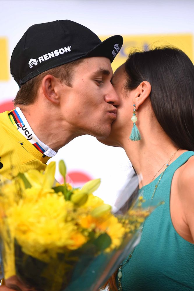 Kwiatkowski in yellow.