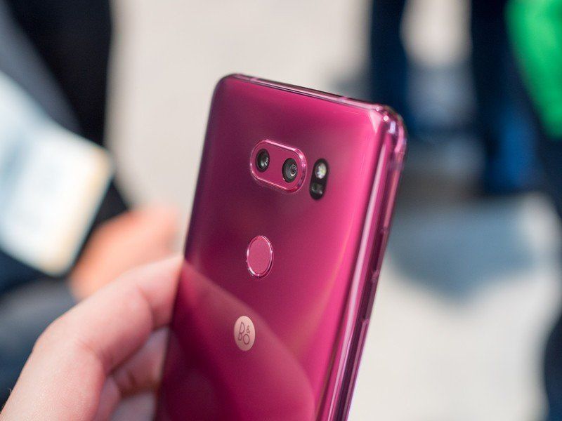 LG V30 Raspberry Rose red