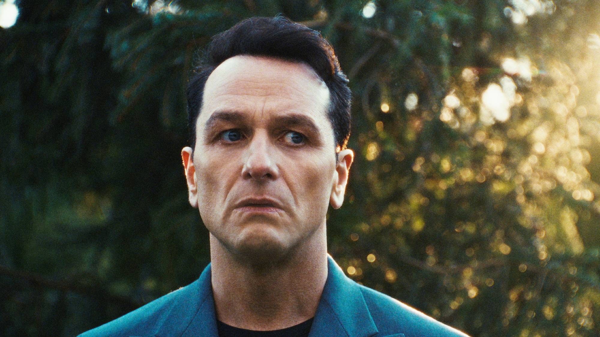 Matthew Rhys as Nile Jarvis in "The Beast in Me" on Netflix
