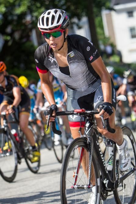 Carmen Small (Specialized-Lululemon) at the front to help keep things together