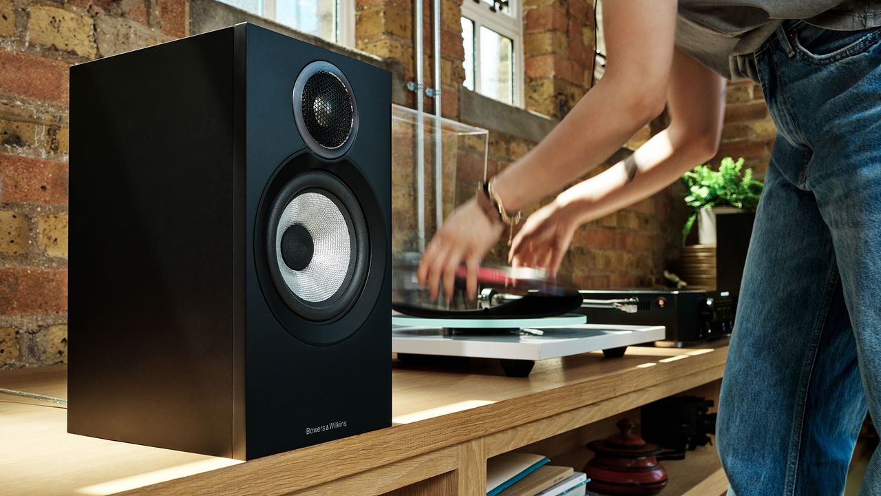 Want to buy fancy bookshelf speakers? These are the best 3 for all budgets