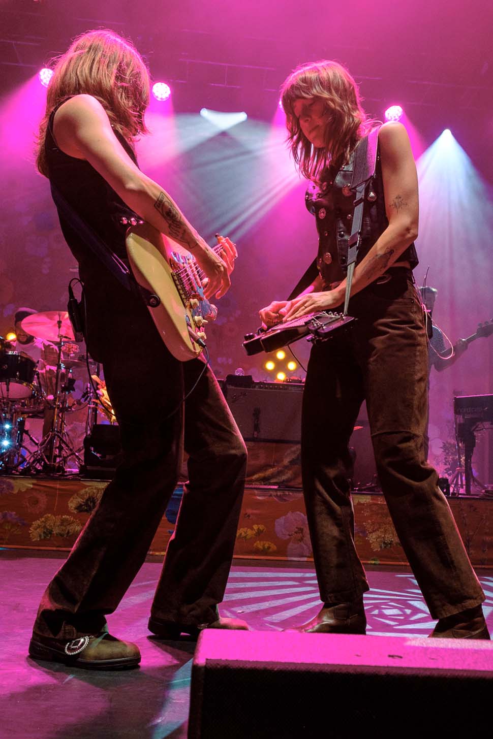 Larkin Poe onstage at Hammersmith Apollo, London