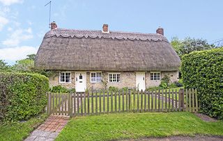 cosy chocolate box cottages