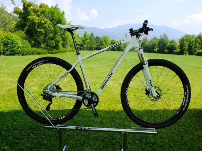 The new aluminium Jab comes in 27.5" and 29" wheel sizes