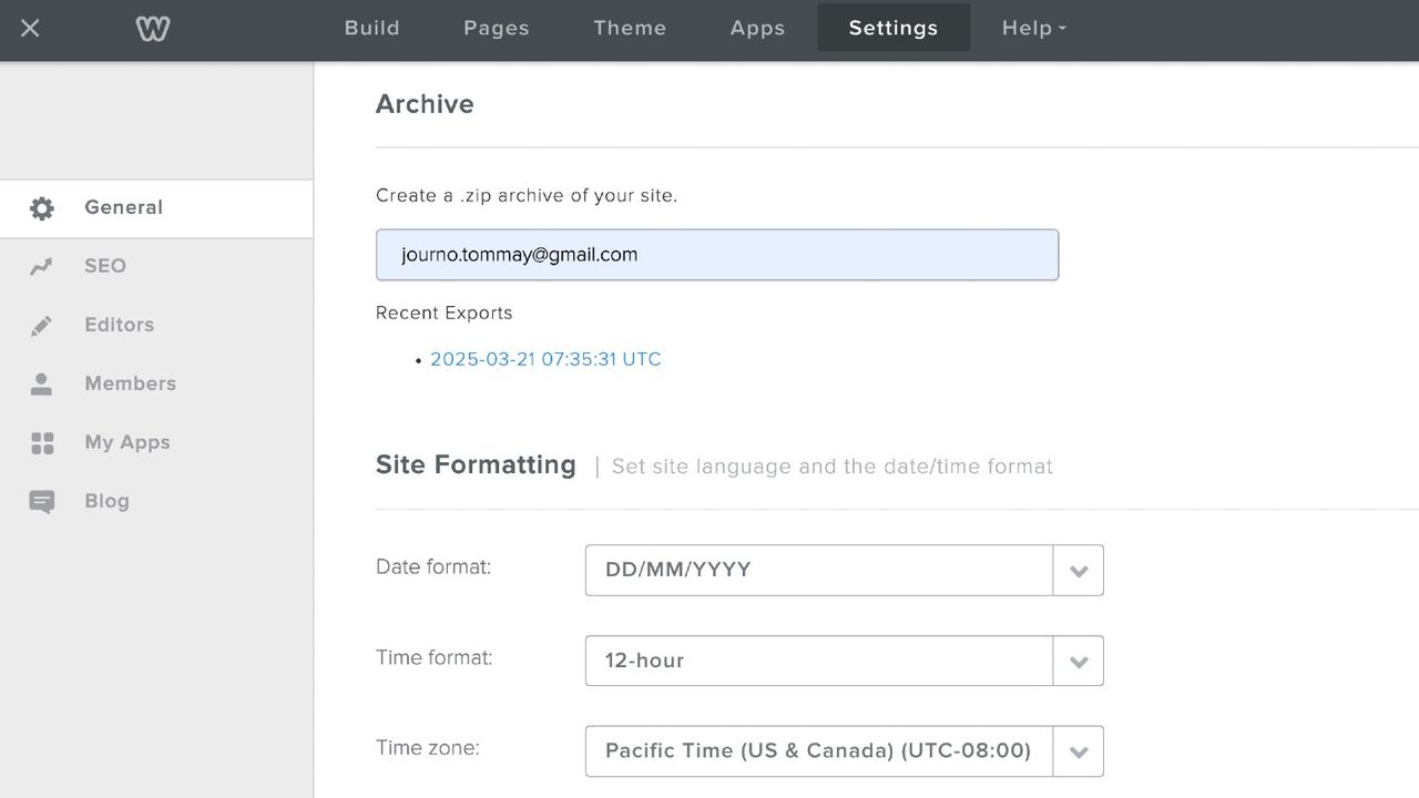 Screenshot of Weebly interface showing the option to autosave your site's contents