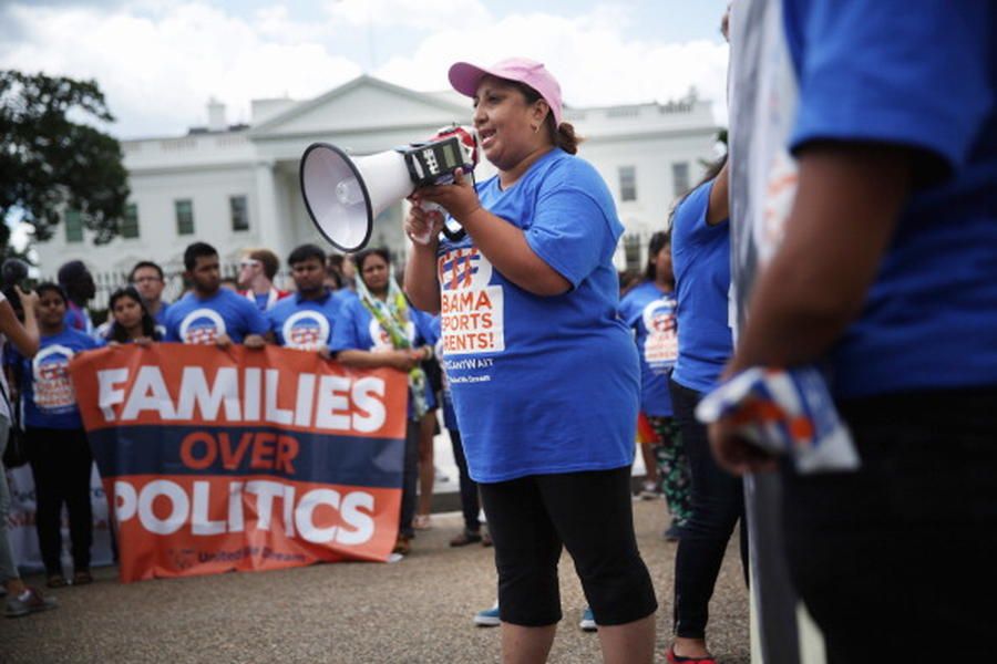 Senate Democrats to Obama: Ignore Republicans and move ahead on immigration