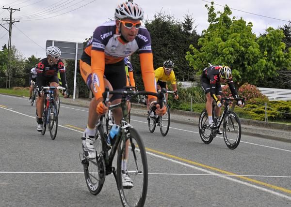 Hayden Roulston (Calder Stewart BikeNZ National Team) picked up crucial bonus seconds at the sprint into Mossburn.