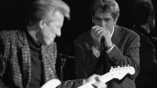 Huey Lewis & The News playling live in 1988