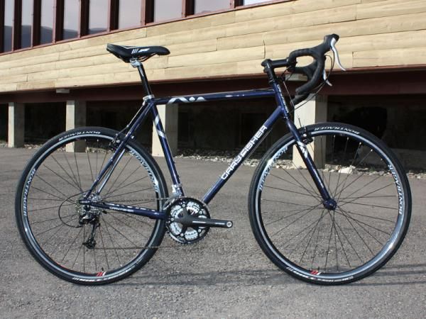 The Lane uses the same frame as the Presidio and Erwin but is intended more as a commuter rig out of the box.