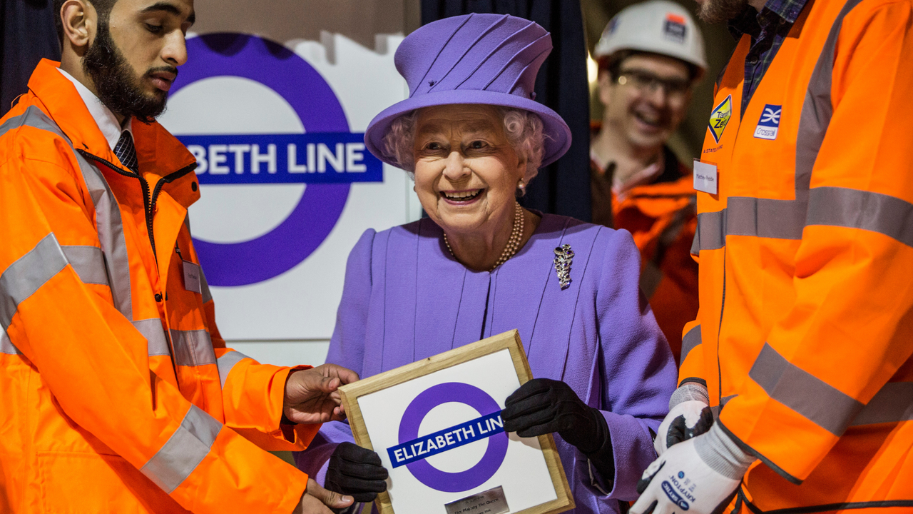 When will the Elizabeth Line open?