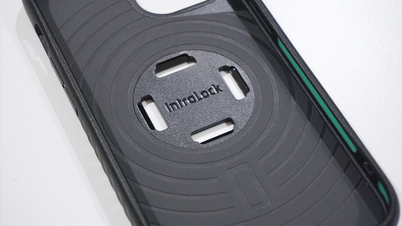 Mous iPhone 15 cases IntraLock closeup