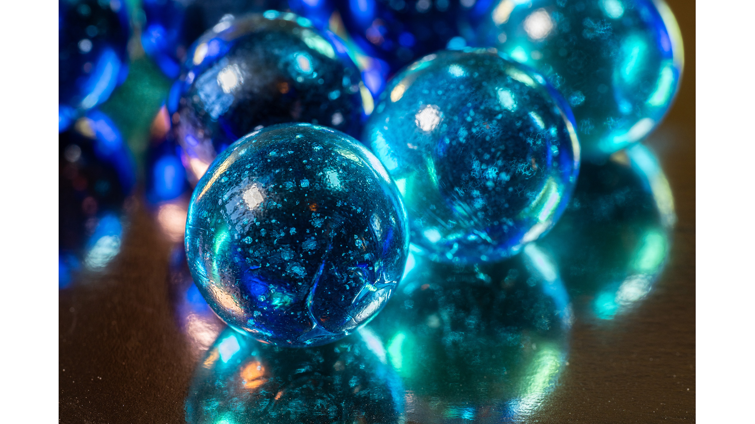Get deep into the internal structure of a group of marbles