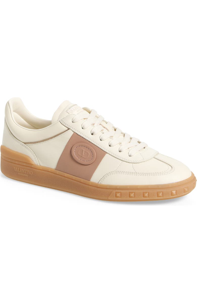 Upvillage Low Top Sneaker