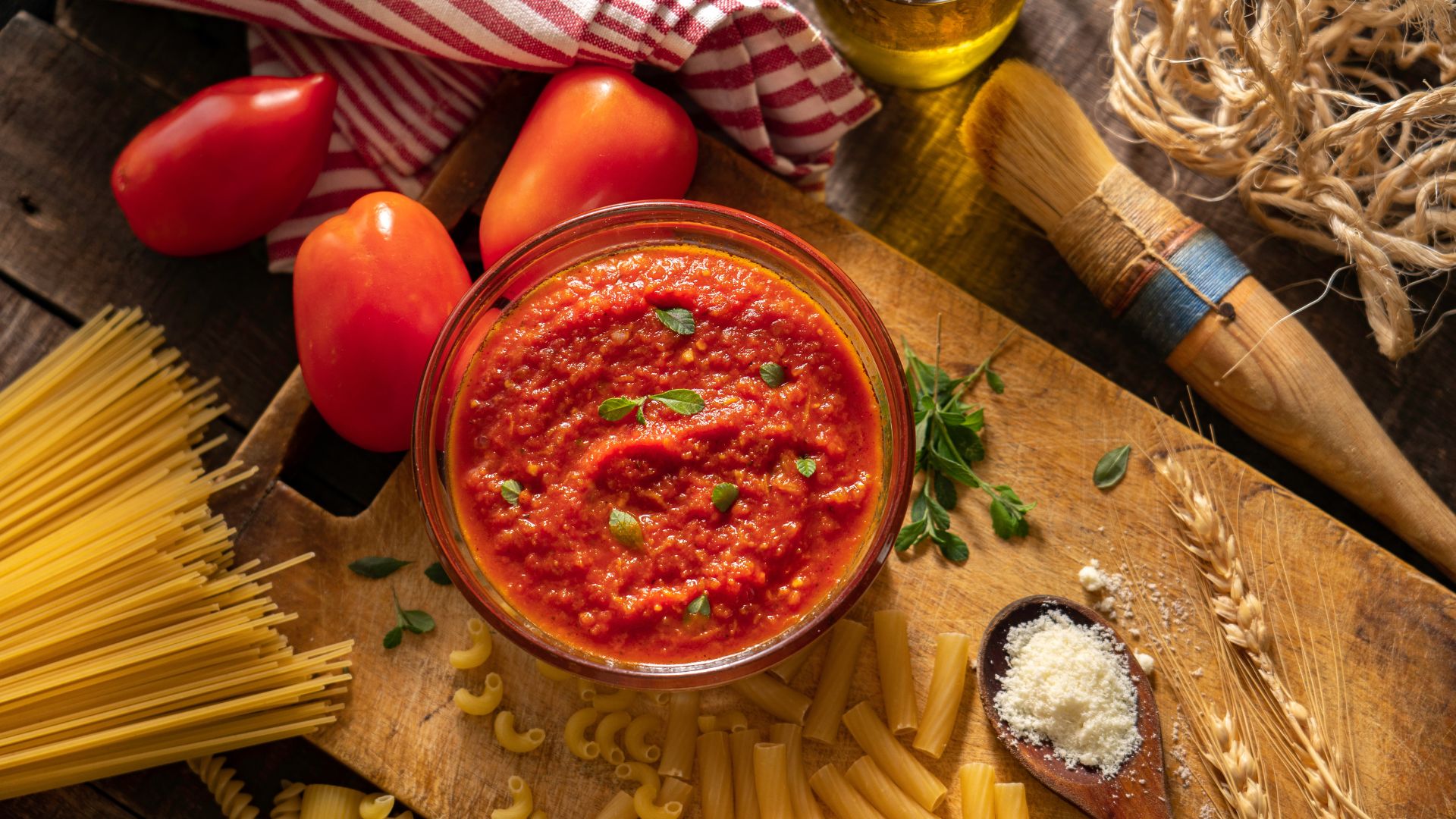 Tomato sauce in a bowl