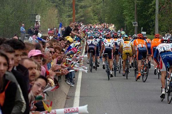 Cheering on the Giro